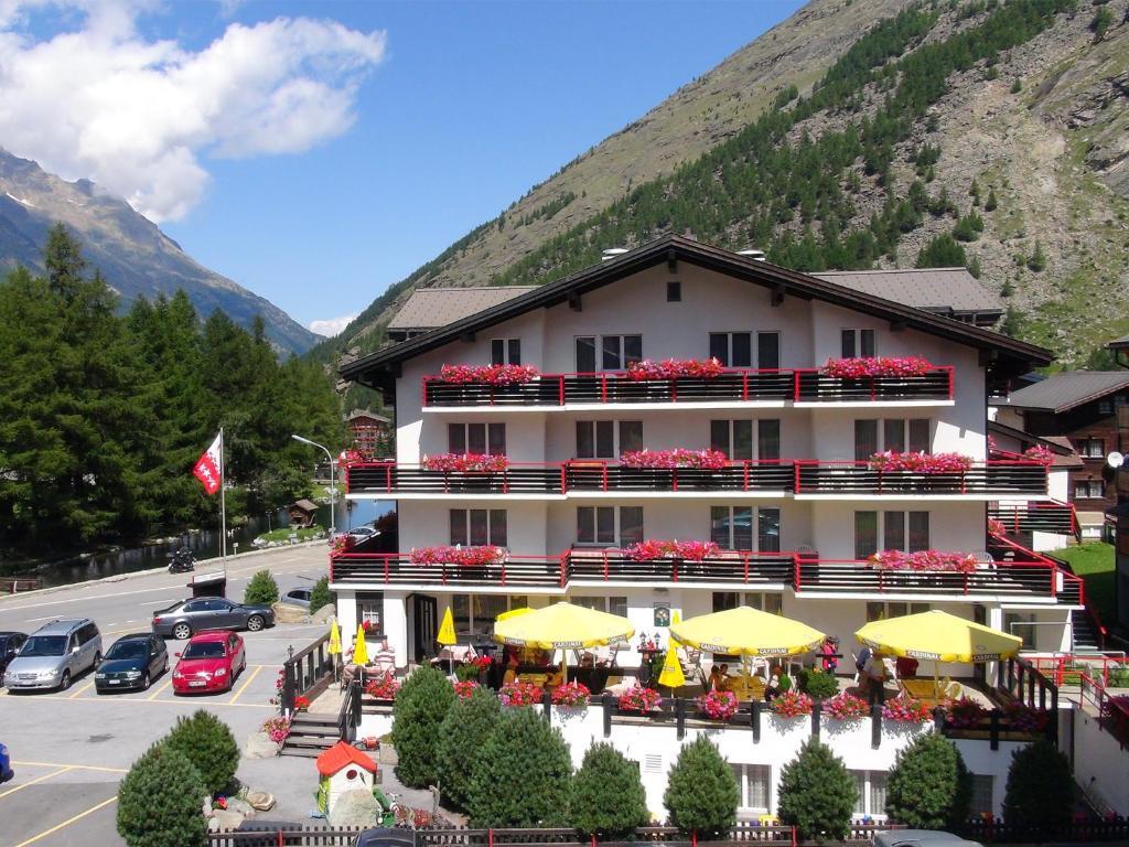Hotel Restaurant Mattmarkblick Saas-Almagell Exterior photo